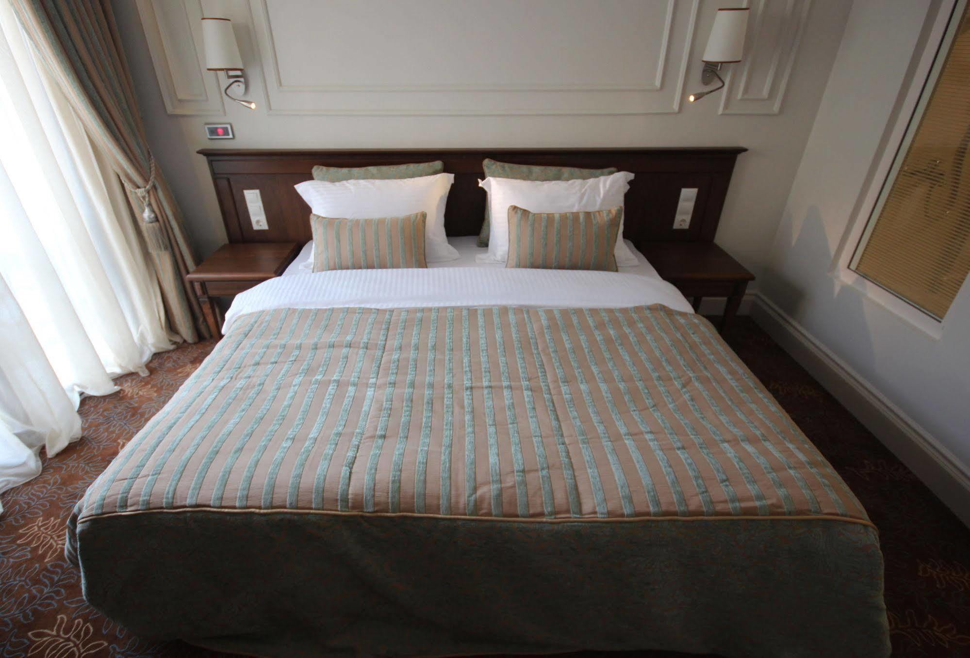 Icon Hotel Taksim Истанбул Екстериор снимка