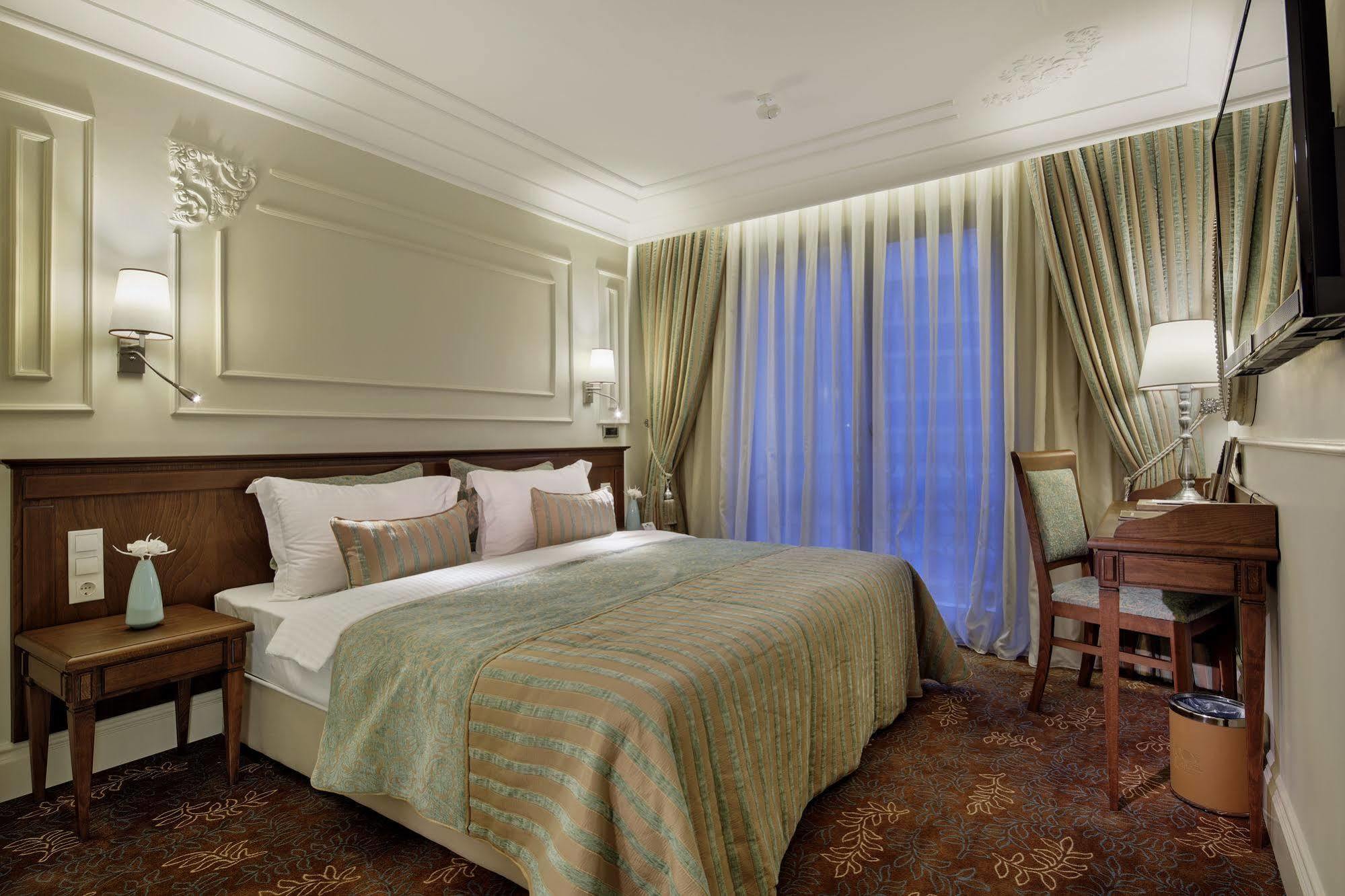 Icon Hotel Taksim Истанбул Екстериор снимка